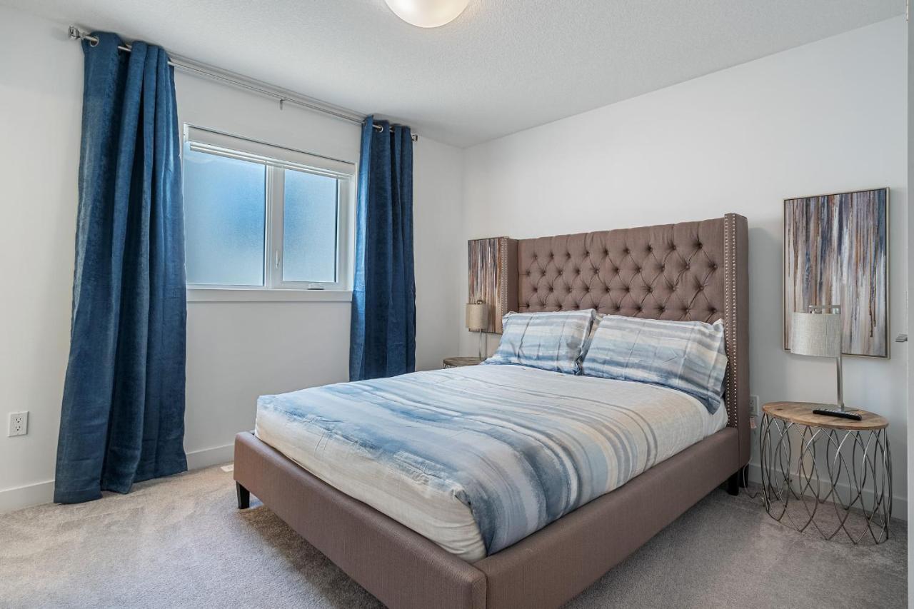 Luxury Spacious Private House Near City Centre Calgary Ngoại thất bức ảnh