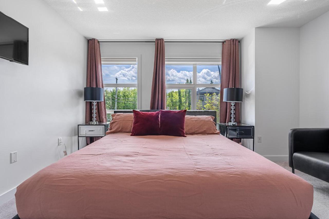 Luxury Spacious Private House Near City Centre Calgary Ngoại thất bức ảnh